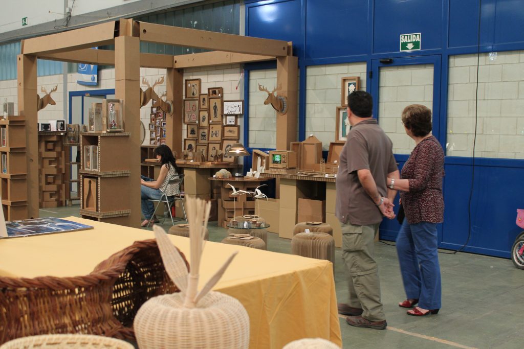 stand de feria íntegro en carton