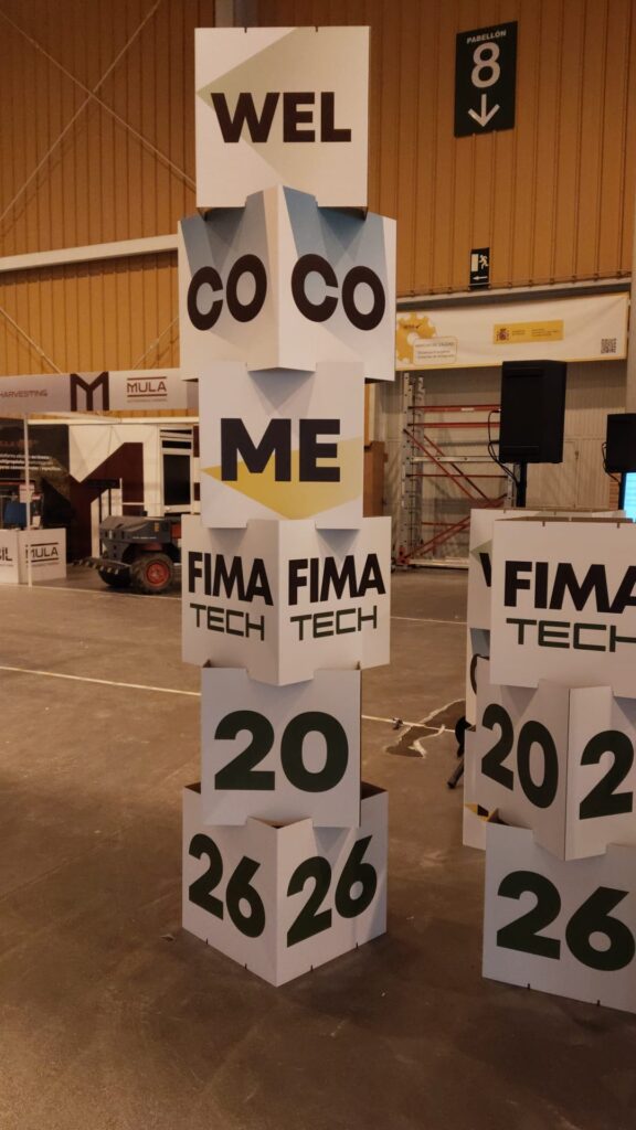 nacional de Maquinaria Agrícola (FIMA 2026) tótem Artboxes